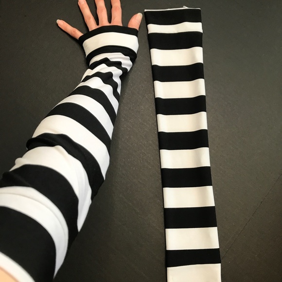 Long Black White Striped Gloves Pirate Costume Prisoner Arm Warmers Sleeves - Picture 6 of 7